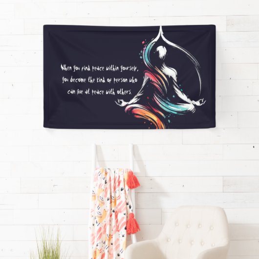 Yoga Instructor Meditation Pose Schlaganfall Zitat Banner (Insitu)