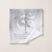 YOGA Instructor Meditation Tree Pose Om Sign Quote Badhandtuch Set (Waschlappen)