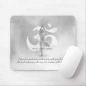 YOGA Instructor Meditation Tree Pose Om Sign Quote Mousepad (Mit Mouse)