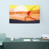 Yoga Instructor Sun Salutation Crescent Moon Pose Banner (Messeveranstaltung)