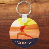 Yoga Instructor Sun Salutation Crescent Moon Pose Schlüsselanhänger (Vorderseite)