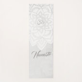 YOGA Instructor White & Silver Mandala OM Symbol Yogamatte (Vorderseite)