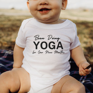 Yoga ist seit über neun Monaten ein sonniger Yoga Baby Strampler