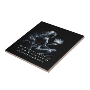 Yoga-Lehrerin Lotus-Meditationspose Strahlender Ne Fliese