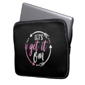 Yoga Lover | Lass Get It Om Laptopschutzhülle (Vorderseite Links)