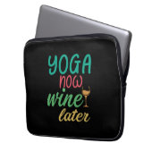 Yoga Lover | Yoga Jetzt Wein später Laptopschutzhülle (Vorderseite Links)