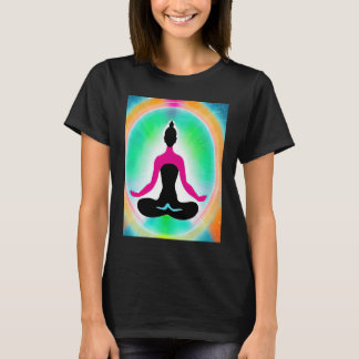 Yoga-Mädchen weibliche Sonnengruß-Meditation Chakr T-Shirt