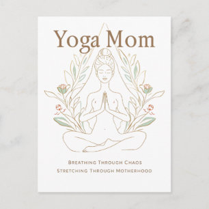 Yoga-Mama atmet durch die Mutterschaft Postkarte