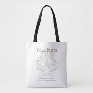 Yoga-Mama atmet durch die Mutterschaft Tasche
