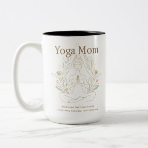 Yoga-Mama atmet durch die Mutterschaft Zweifarbige Tasse