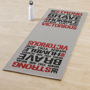 Yoga Mat übt starkes, tapferes, bescheidenes Zitat Yogamatte