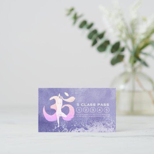 Yoga Mediation Pose Om Sign Class Pass Treuekarte (Stehend Vorderseite)