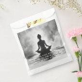 Yoga Meditation Instructor Lotus Pose Tinte Malere Geschenktütchen (Versiegelt)