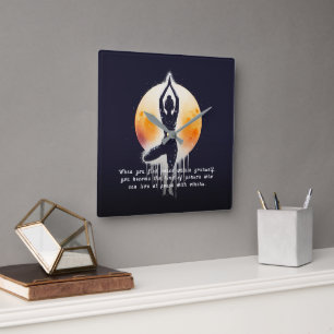 Yoga Meditation Instructor Tree Pose Vollmond Quadratische Wanduhr