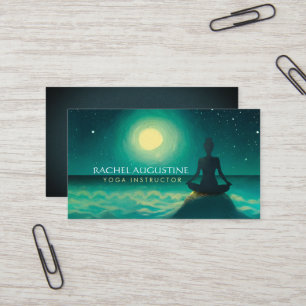 Yoga Meditation Pose auf Rock Full Moon Stars Nigh Visitenkarte