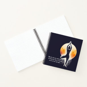 Yoga-Meditationslehrer Baumpose Vollmond Notizblock