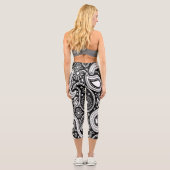 Yoga Pants in Schwarz und Weiß Capri Leggings (Rückseite)