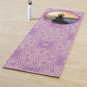 Yoga-Pose Felsige Meeresküste Sonnenaufgang Gemust Yogamatte