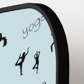 Yoga-Posen und Textmuster auf blau Pickleball Schläger (Linke Seite)