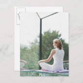Yoga praktizierende Frauen Postkarte (Vorne/Hinten)
