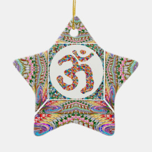 YOGA Raum und OM-Beschwörungsformel an hinterem n Keramikornament