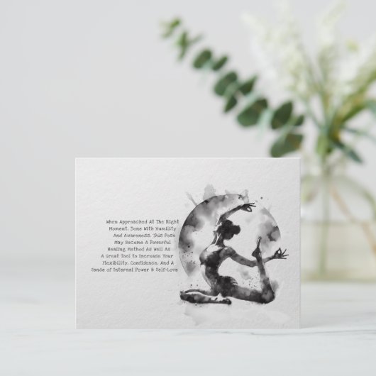 Yoga Reiki Einbeinige Königtaube-Pose Postkarte (Stehend Vorderseite)
