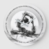 Yoga Reiki Einbeinige Königtaube Pose Wasserfarbe Große Wanduhr (Vorderseite)