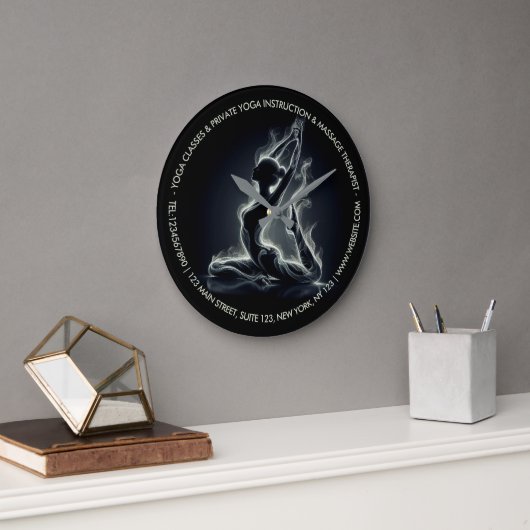 Yoga Reiki Instructor Pose Große Wanduhr (Büro)