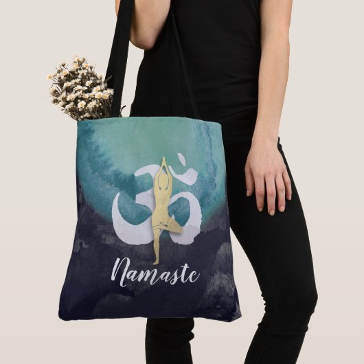 Yoga Studio Instructor Meditor Pose OM Symbol Tasche (Von Nahem)