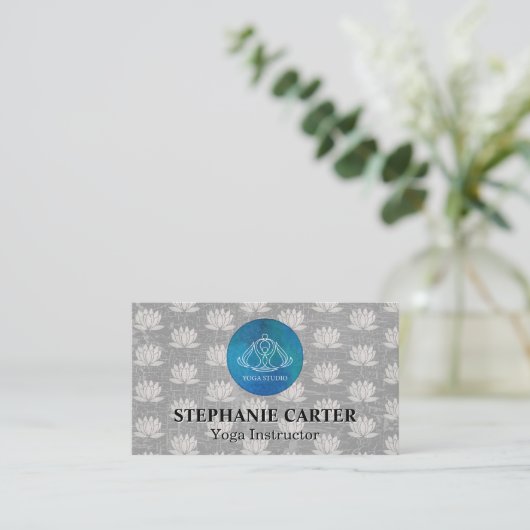 Yoga Studio Logo | Lotus Blume Muster Visitenkarte (Stehend Vorderseite)