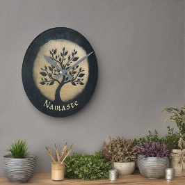 Yoga Studio Meditation Instructor Black Gold Tree Runde Wanduhr