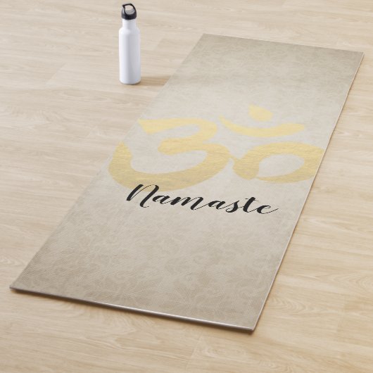 Yoga Studio Meditation Instructor Gold Om Symbol Yogamatte (Beispiel)