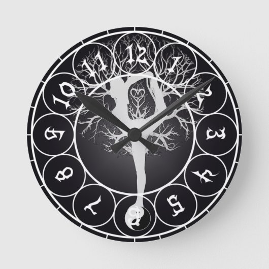 Yoga Tree Runde Wanduhr (Vorderseite)