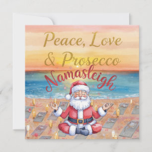 Yoga-Weihnachten Santa Claus posiert am Strand Feiertagskarte