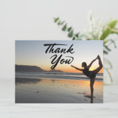Yoga Women on Sunset Background Danke Karte (Stehend Vorderseite)