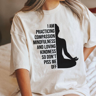 Yoga-Zitat: Mitgefühl und Freundlichkeit praktizie Tri-Blend Shirt