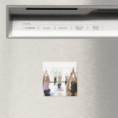 Yogalehrer, der durch die Klasse führt Magnet (In Situ (Geschirrspüler))
