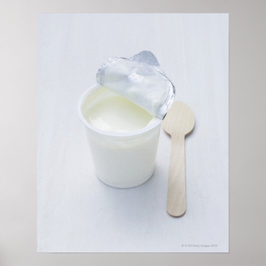 Yoghurt in opened disposable cup poster (Vorne)