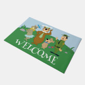 Yogi Bear and Friends Classic Pose Fußmatte (Schrägansicht)