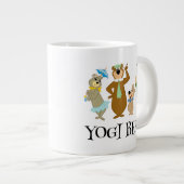 Yogi Bear and Friends Classic Pose Jumbo-Tasse (Vorderseite Rechts)