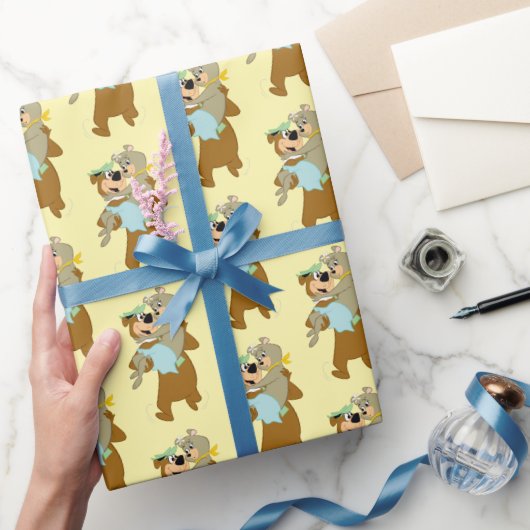 Yogi Bear Carry Cindy Bear Geschenkpapier (Schenken)