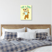 Yogi Bear Carry Cindy Bear Leinwanddruck (Insitu (Schlafzimmer))