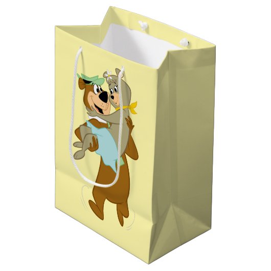 Yogi Bear Carry Cindy Bear Mittlere Geschenktüte (Vorderseite Schrägansicht)