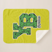 Yogi Bear Gemustert Varsity Letters Sherpadecke (Vorderseite (Horizontal))