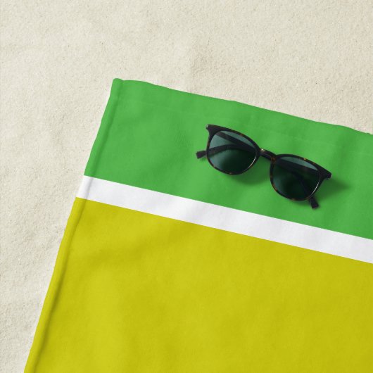 Yogi Bear Gemustert Varsity Letters Strandtuch (Beispiel)