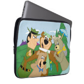 Yogi Bear und Friends Gerahmt Forest Picture Laptopschutzhülle (Vorne Rechts)