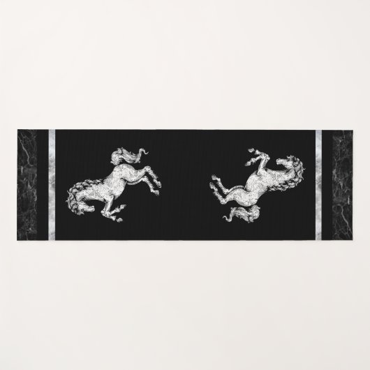 Yogmatte aus schwarzem und weißem Wildpferd Yogamatte (Vorderseite (Horizontal))