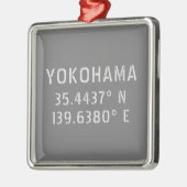 Yokohama Latitude & Longitude Ornament Aus Metall (Links)