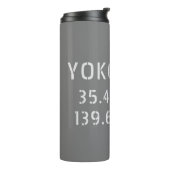 Yokohama Latitude & Longitude Thermosbecher (Nach links gedreht)