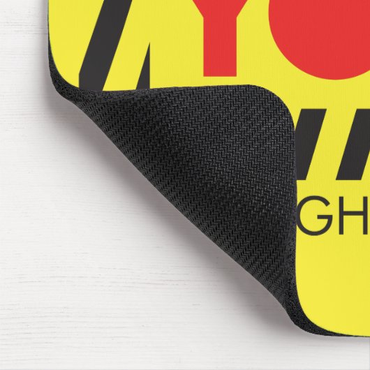 YOLO mit roter Vorsicht Mousepad (Ecke)